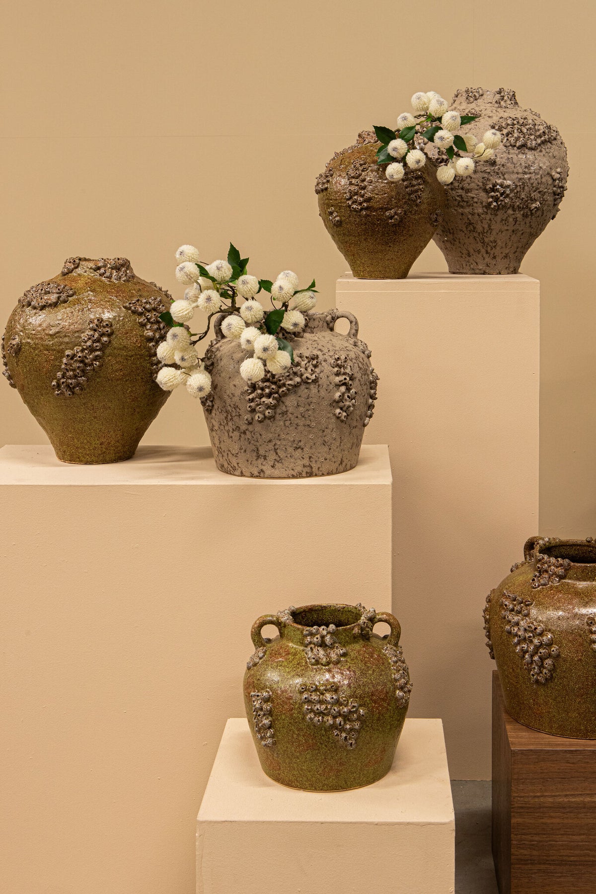 Deisy Zielony ceramiczny słój z uchwytami Rough Coral L PTMD