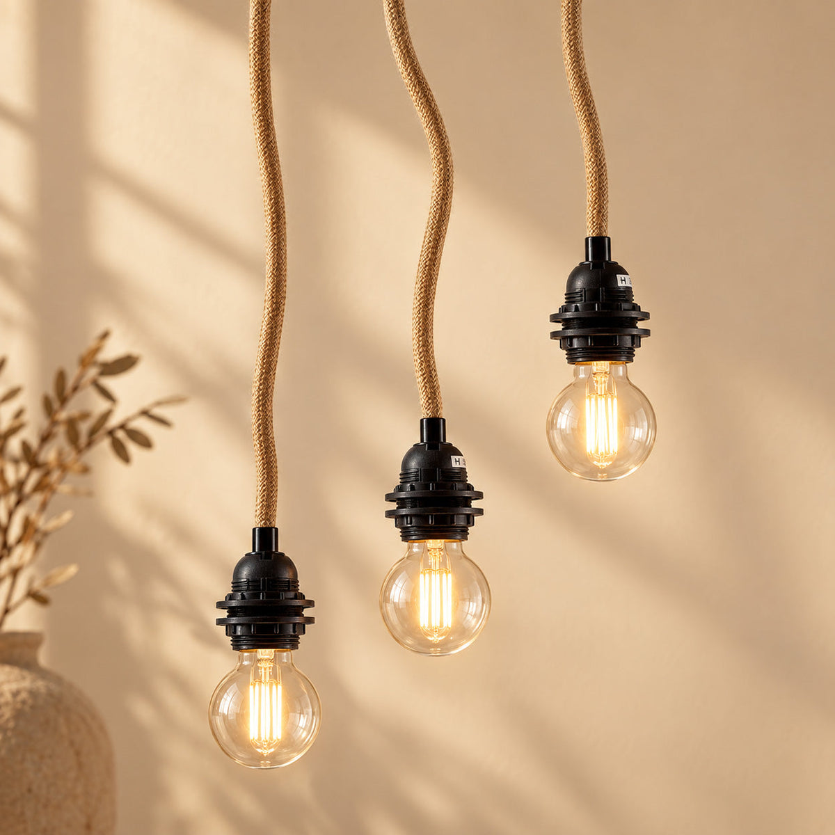 Opływowa lampa sufitowa z 3 oprawkami Naturalna Czarna Bazar Bizar