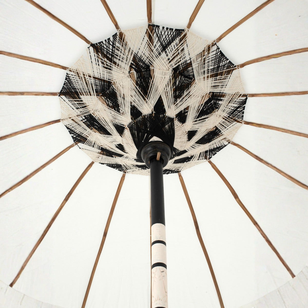 Parasol Flavie Drewno/Bawełna Ecru/Czarny J-Line