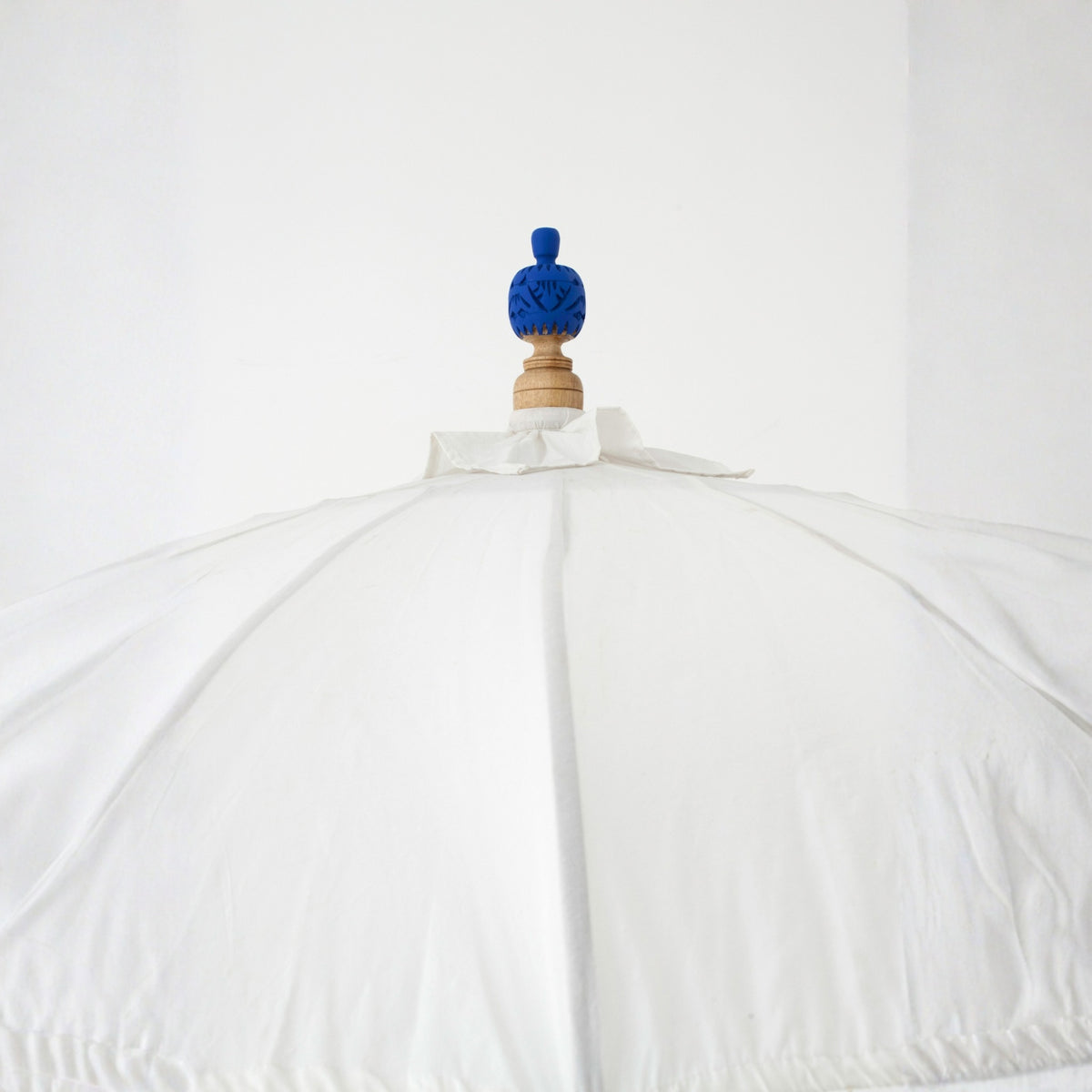 Parasol Flavie Drewno/Bawełna Ecru/Niebieski J-Line