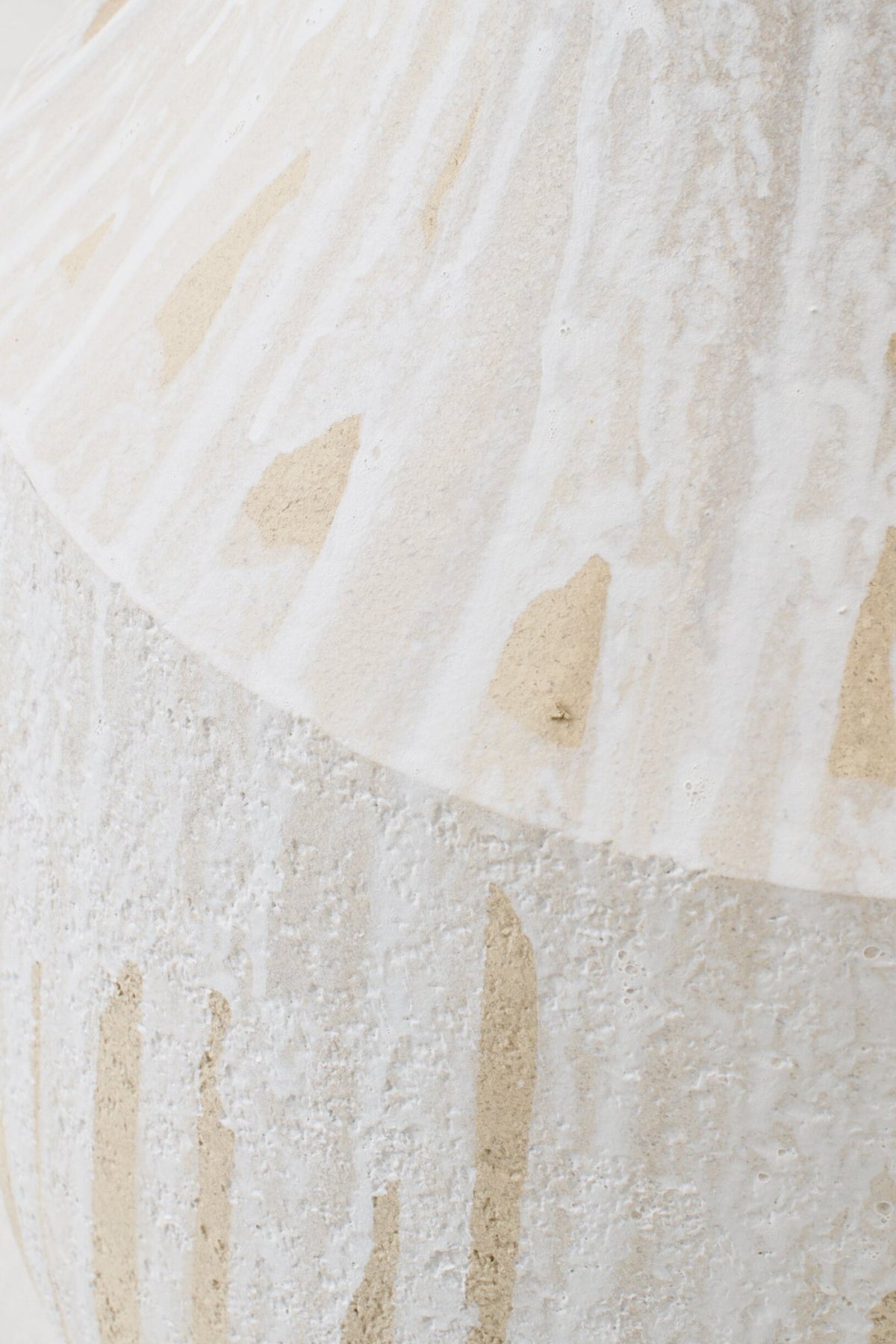 Wazon podłogowy ceramiczny biały/jasnobeżowy mały J-Line