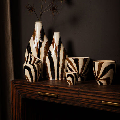 Evelin Ciemnobrązowa owalna waza ceramiczna z liniami S 23x15x44,5 cm PTMD