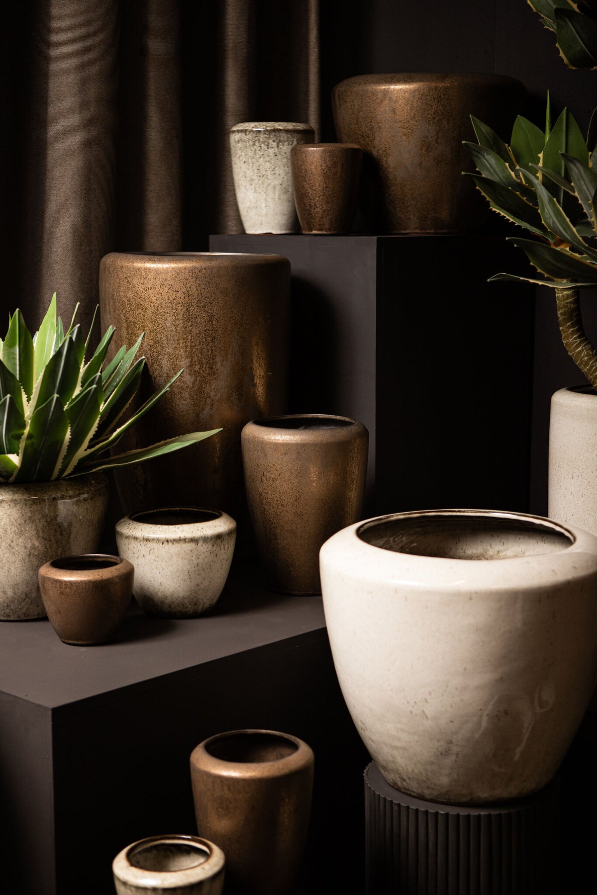 Kyleigh Beżowa Okrągła Doniczka Ceramiczna Gładka Niska M 29,5xH24cm PTMD