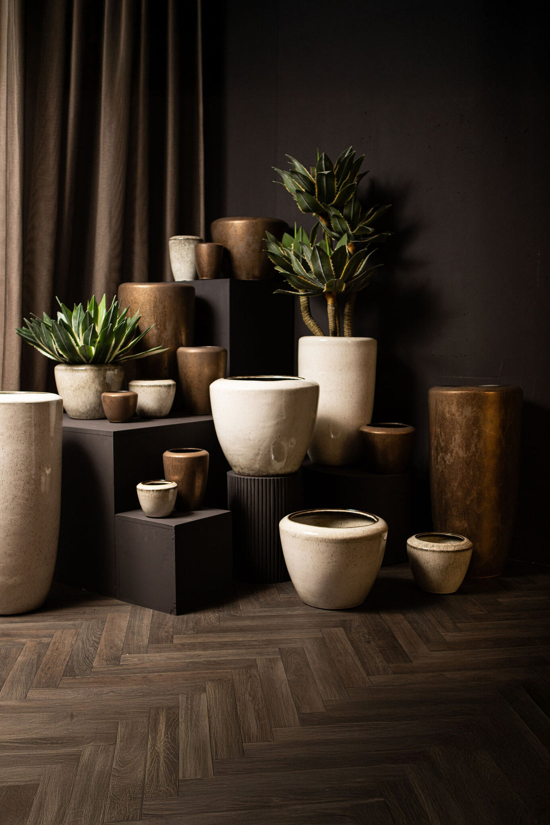 Kyleigh Beżowa Okrągła Doniczka Ceramiczna Gładka Wysoka L 35x58 cm PTMD