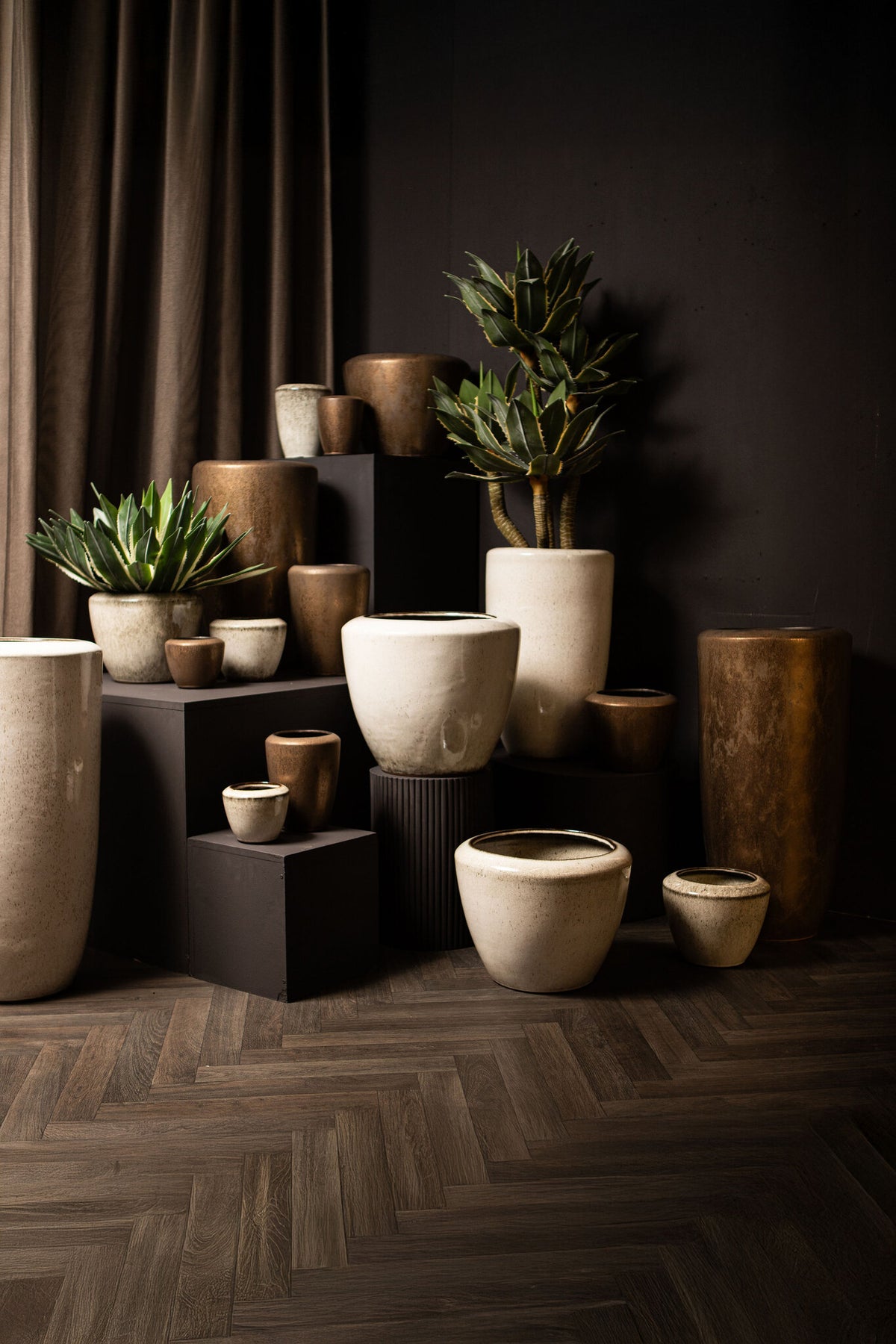 Kyleigh Beżowa Okrągła Doniczka Ceramiczna Gładka Wysoka L 35x58 cm PTMD