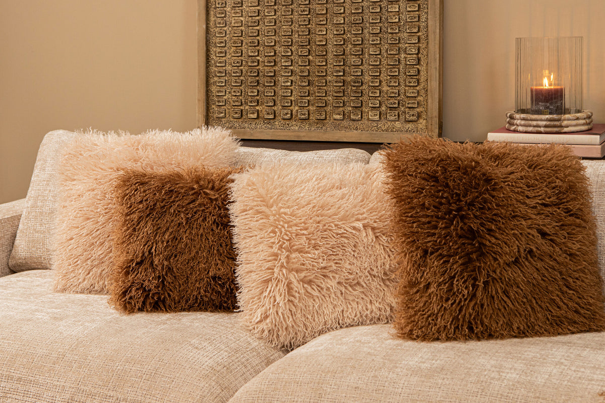 Poduszka prostokątna Rexx z beżowej sztucznej skóry owczej PTMD