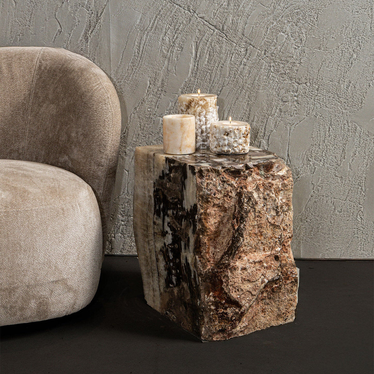 Stolik kawowy Keydan Natural Onyx Lapis z surową krawędzią PTMD