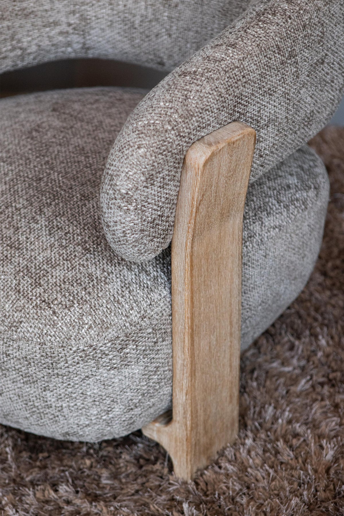 Fotel Mire Taupe Legacy 3 Mink, drewno kauczukowe, PTMD