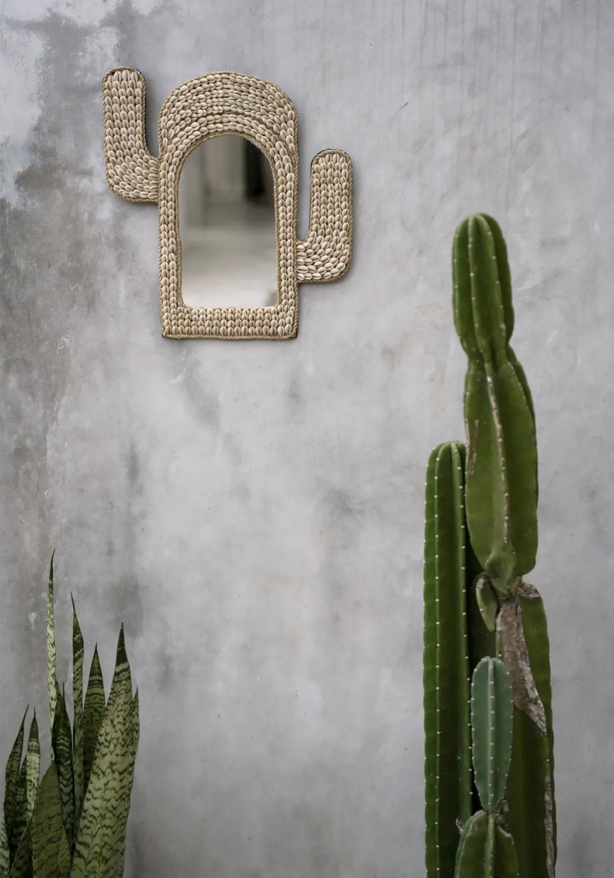 Lustro Cactus Shell – białe, 40 × 38 cm Bazar Bizar