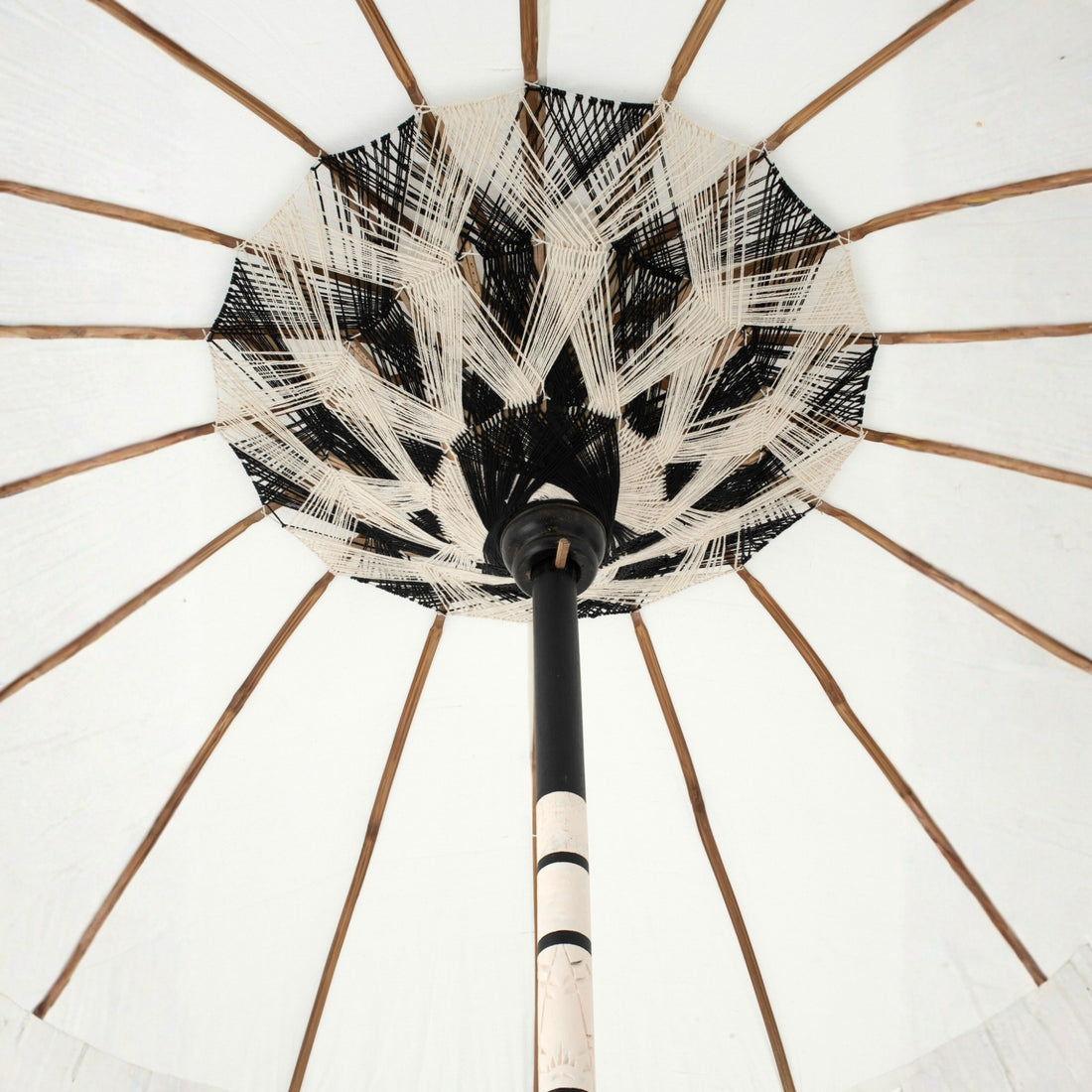 Parasol Flavie Drewno/Bawełna Ecru/Czarny J-Line