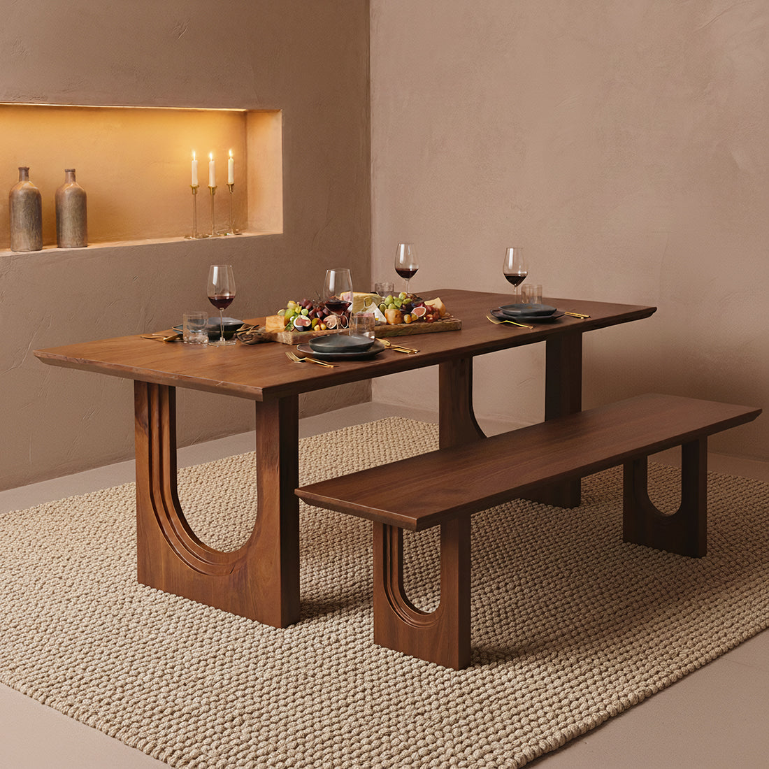 Stół do jadalni Bullnose Chamfered Arch z drewna mango 240 cm Raw Materials