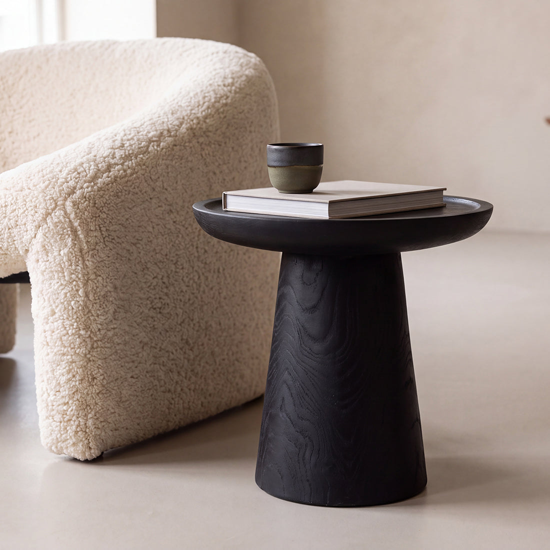 Stolik pomocniczy Nero Dusk Raw Materials