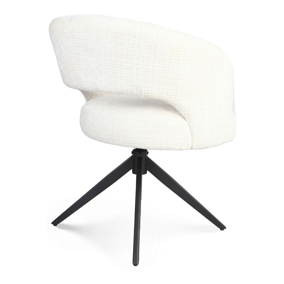 Afgeronde zitting en rugleuning van eetkamerstoel Demi van Starfurn in off white