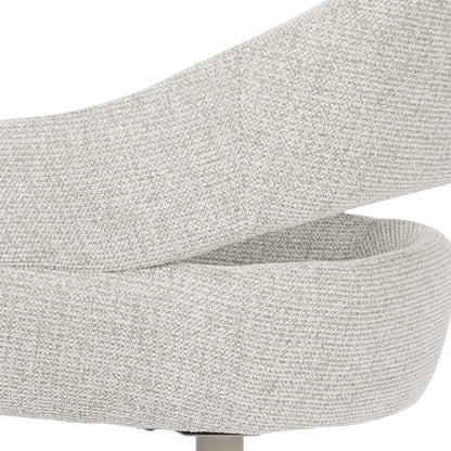 Comfortabele zitting van eetkamerstoel Lily Beige van Starfurn