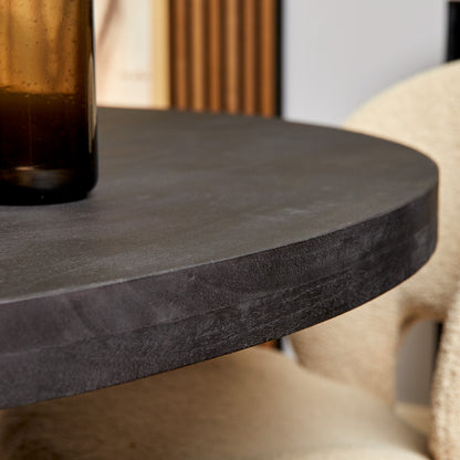 Opgedikt tafelblad van massief mangohout van de zwarte Denver eettafel 140cm van Starfurn