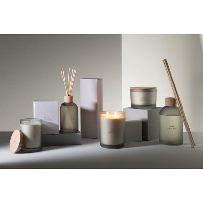 Complete Accords Essentiels Musc Obscur collectie van J-Line met geurkaarsen en geurstokjes