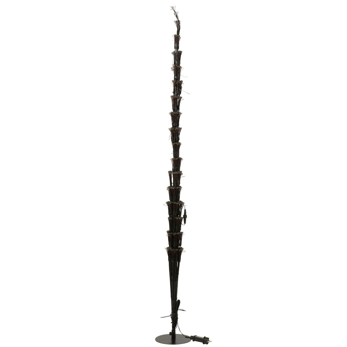 Kerstboom Led Warm Witte Lichten Ijzer Zwart Extra Large H240cm van J-Line, geplaatst in een sfeervol interieur