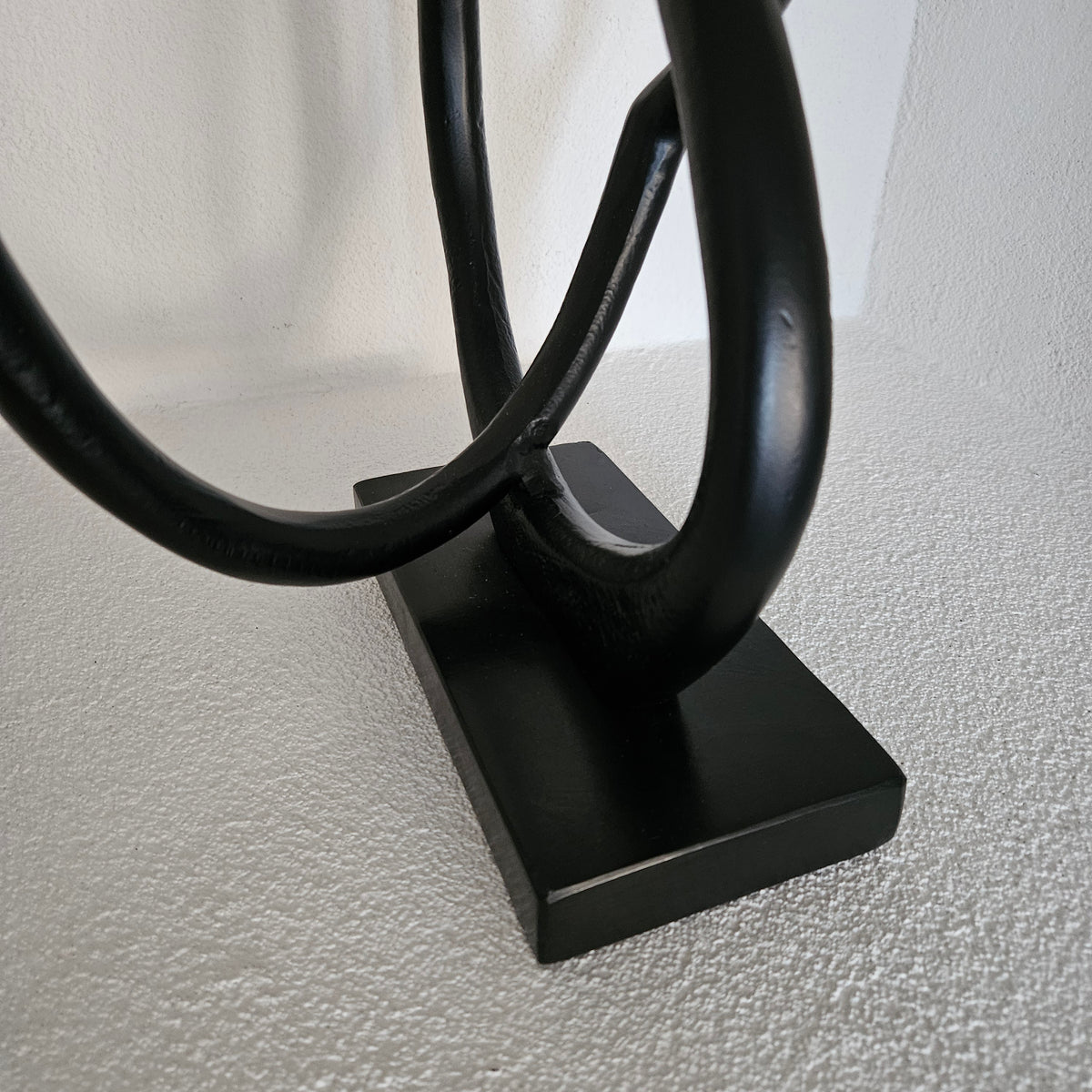 Ornament Zwart 25x15x41cm - Beeld - Living Lovely - livinglovely.nl