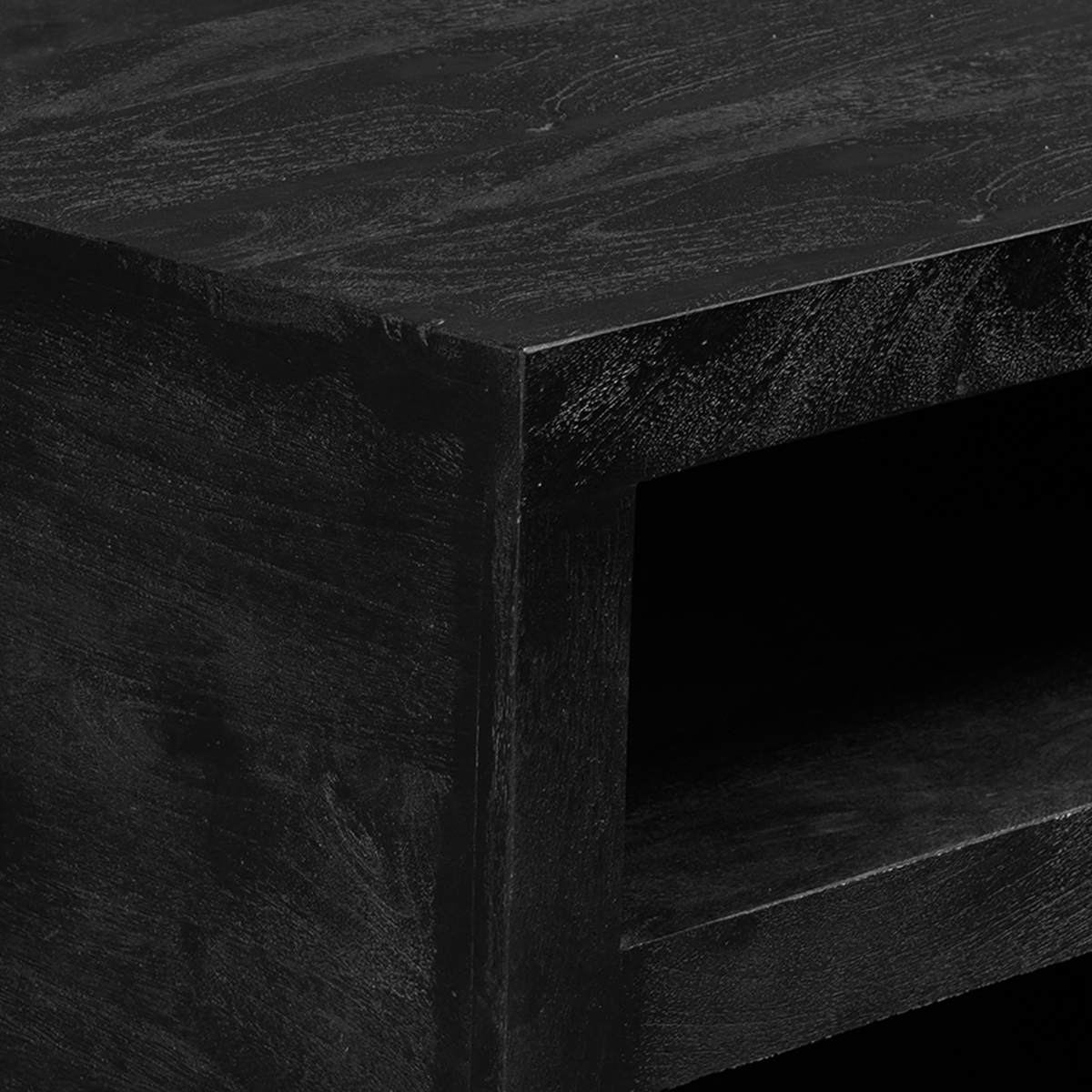 Detail van de twee open vakken van de Salontafel Brussel Zwart van Starfurn