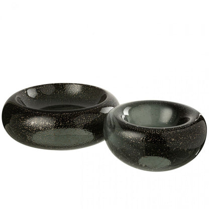 Carol sierschalen Large en Small van J-Line, twee zwarte glazen schalen schuin naast elkaar
