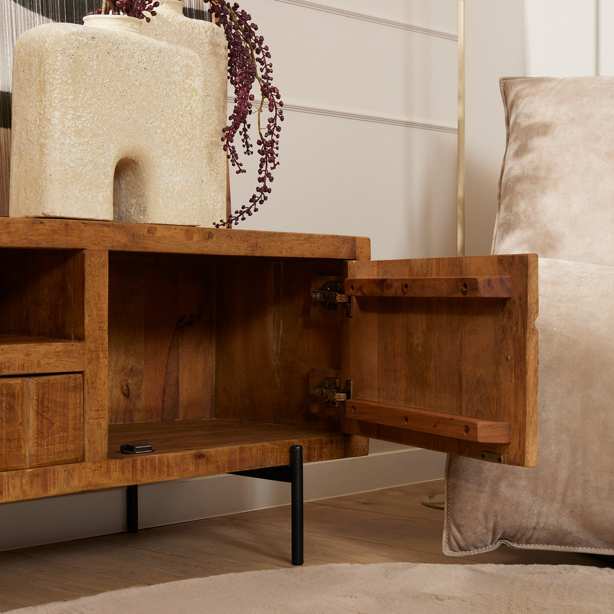 TV-meubel Brandy van Starfurn, 180 cm breed met open vak voor apparatuur